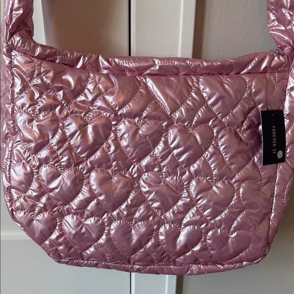 BNWT Forever 21 Quilted Pink Shoulder Bag With Heart Imprints - Picture 2 of 2